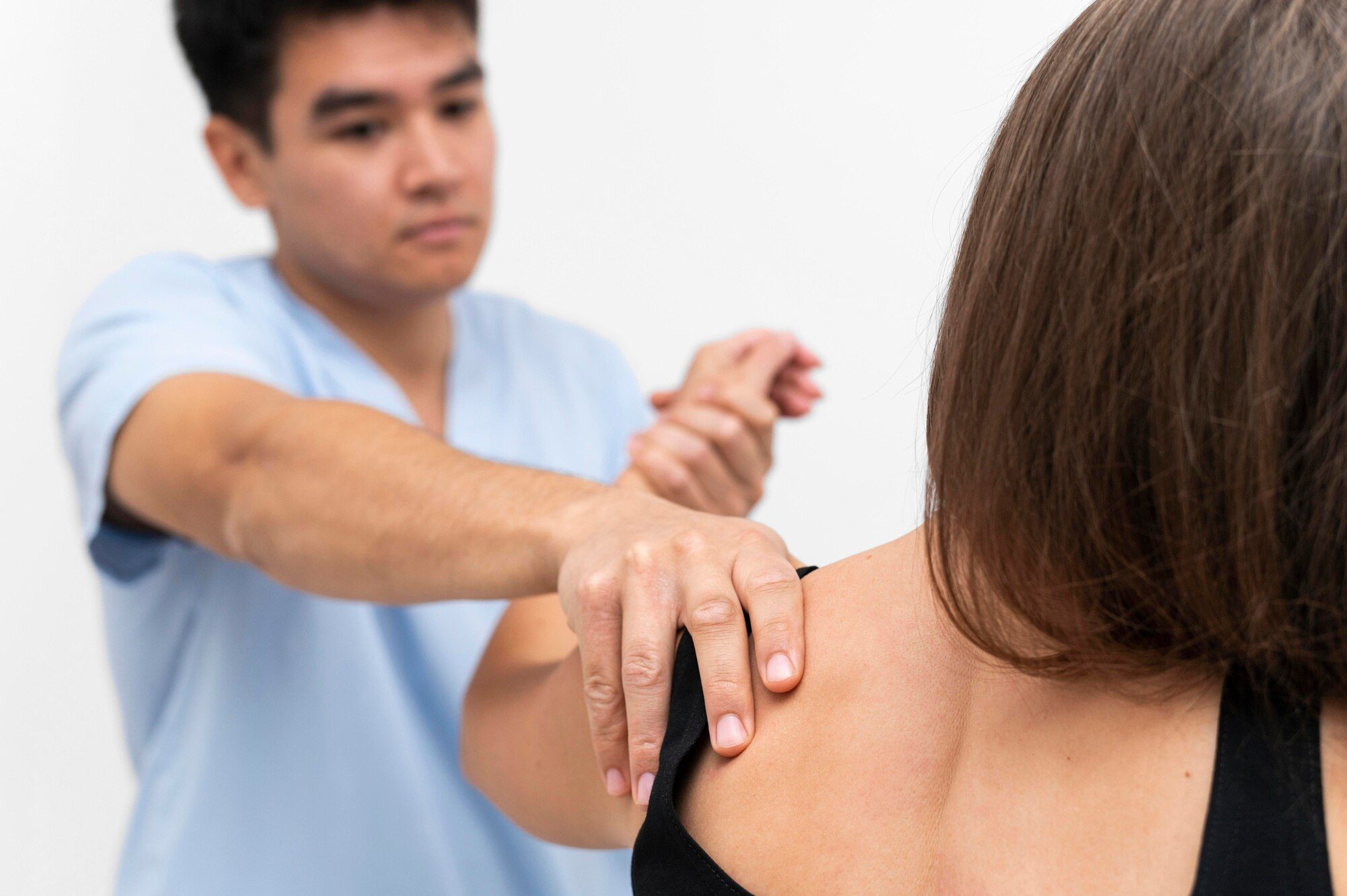 Managing Frozen Shoulder with Targeted Physiotherapy Techniques 